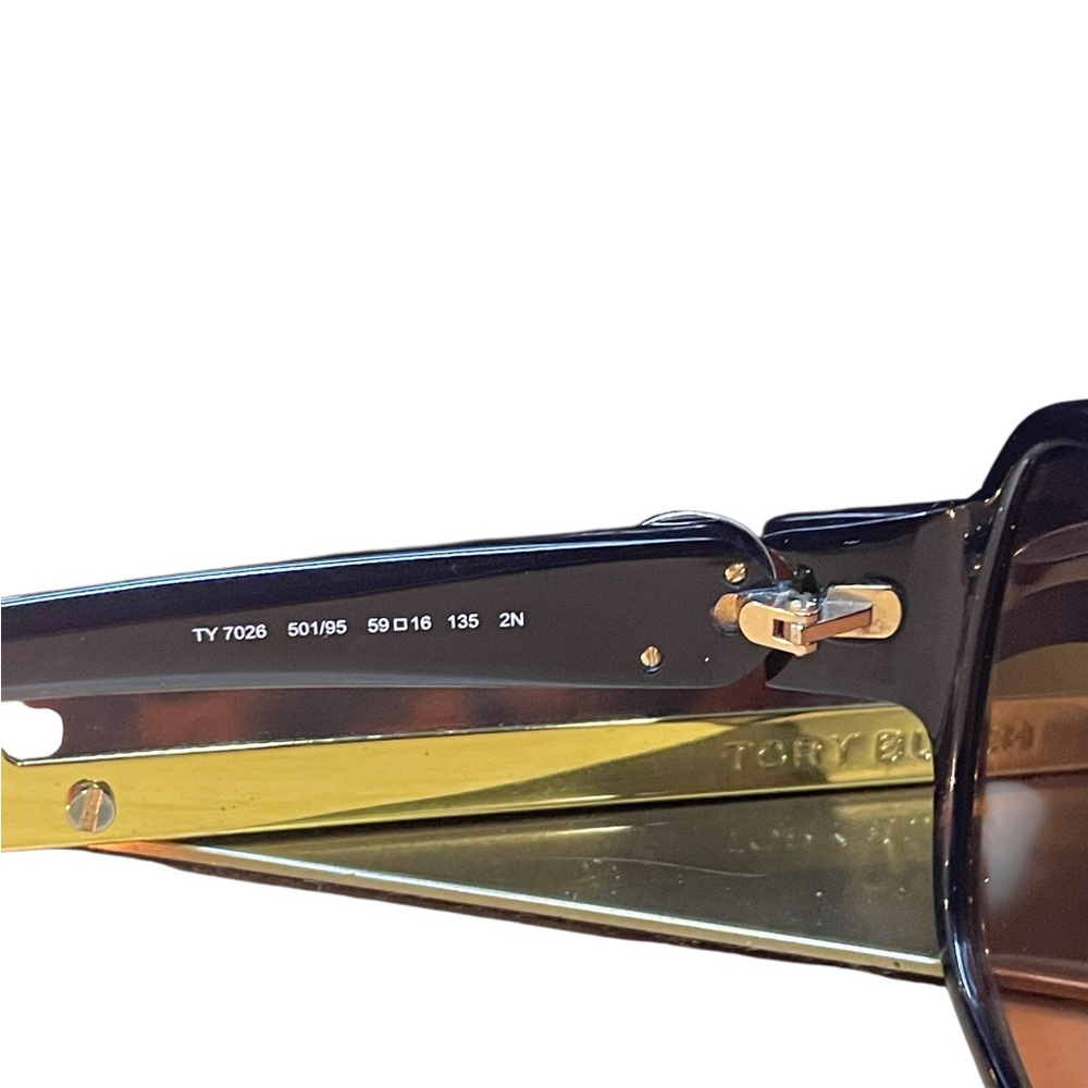 Tory sunglasses- with case-NWOT - Picture 6 of 11